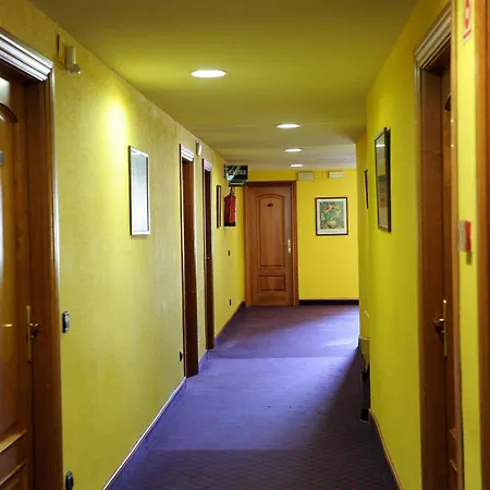 Corregidor Hotel 2*