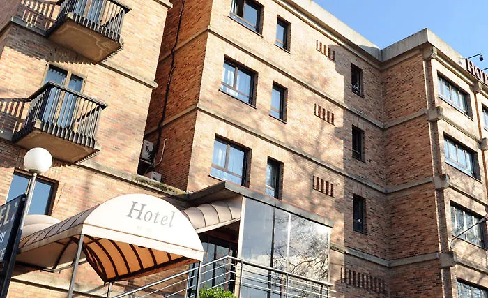 科雷希多酒店 2* 塞哥维亚